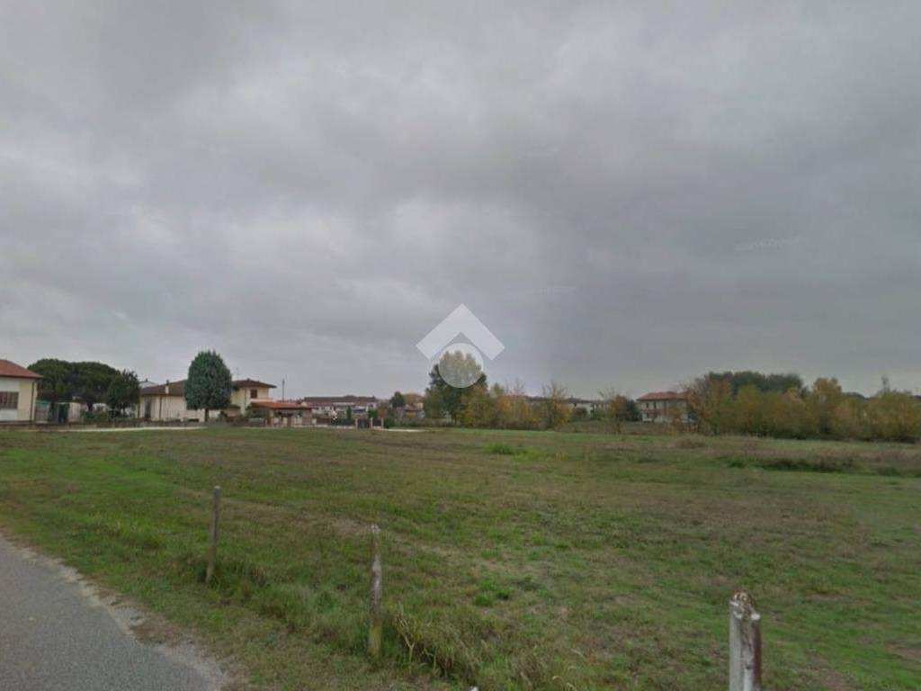 terreno edificabile in vendita a Solesino