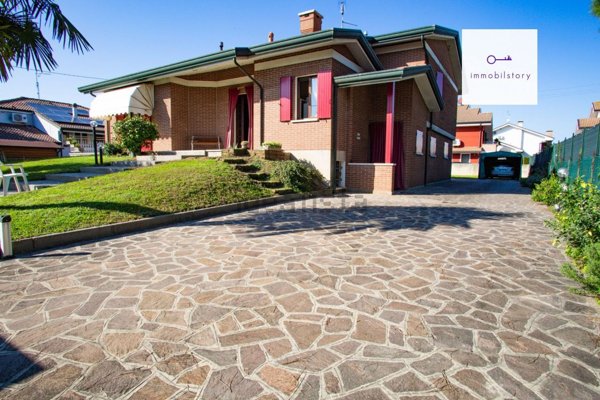 casa indipendente in vendita a Solesino