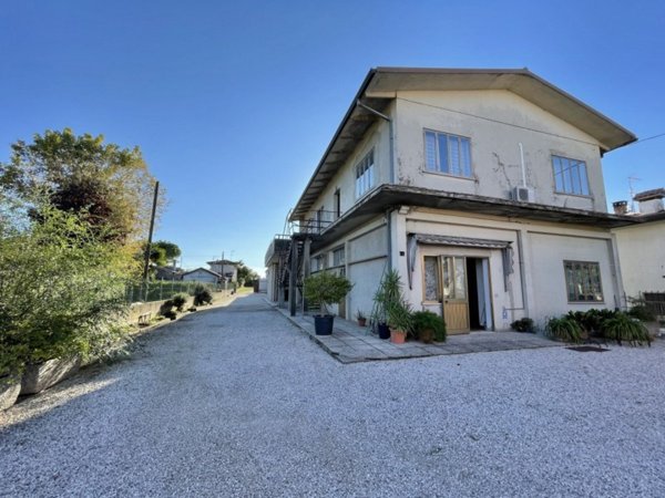 casa indipendente in vendita a Solesino