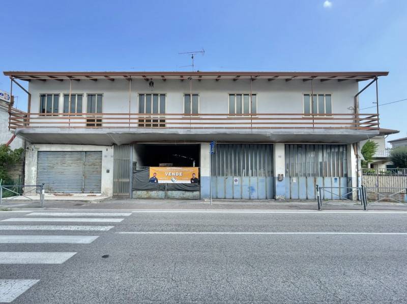 casa indipendente in vendita a Solesino