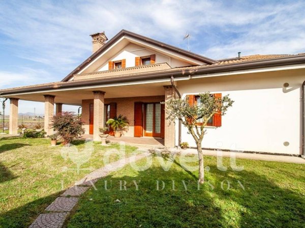 casa indipendente in vendita a Solesino