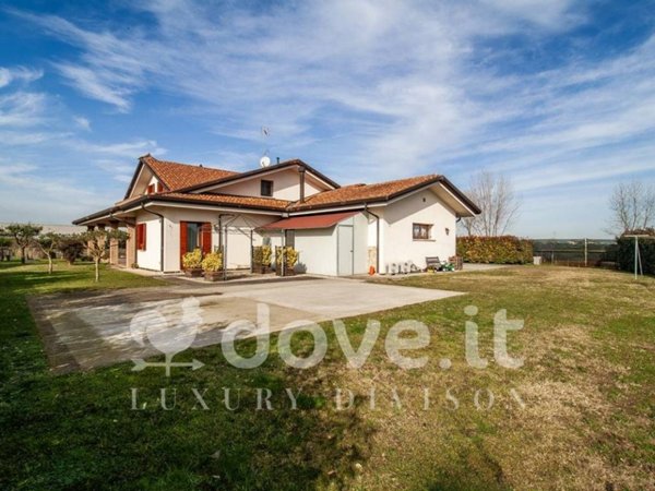 casa indipendente in vendita a Solesino