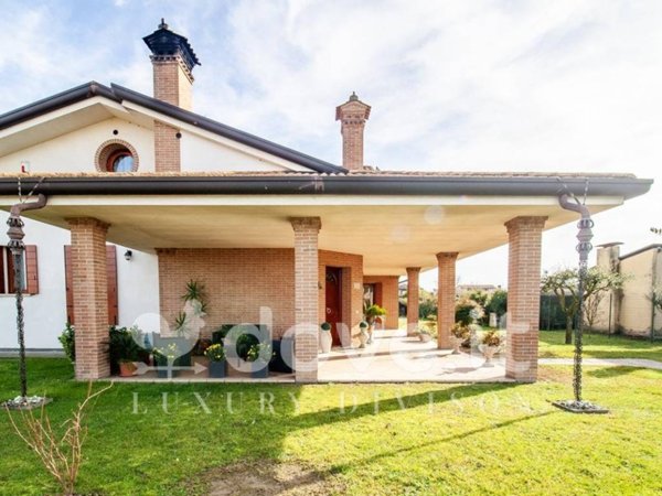 casa indipendente in vendita a Solesino
