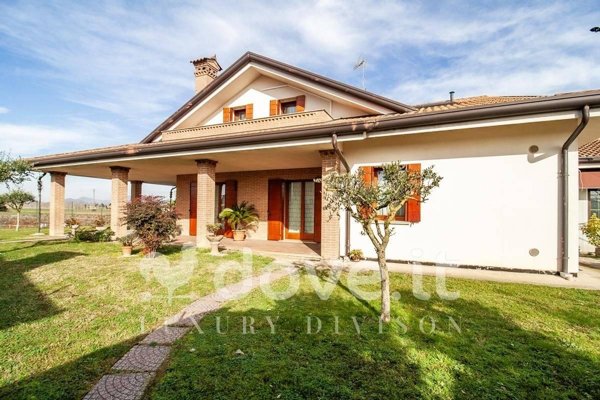 casa indipendente in vendita a Solesino