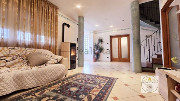 casa indipendente in vendita a Solesino
