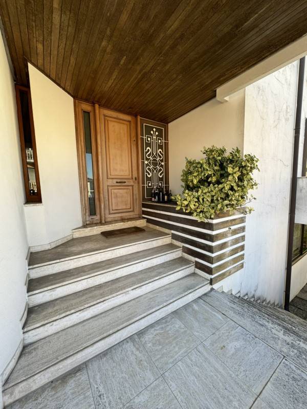 casa indipendente in vendita a Solesino