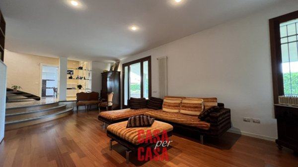 casa indipendente in vendita a Solesino