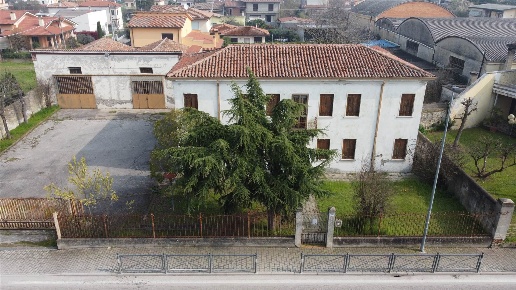 casa indipendente in vendita a Solesino