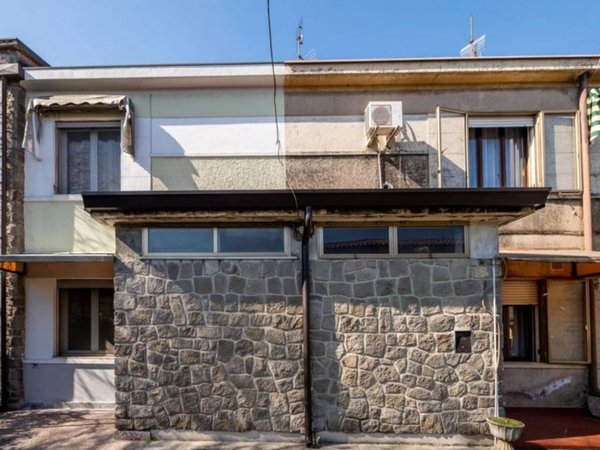 casa indipendente in vendita a Solesino