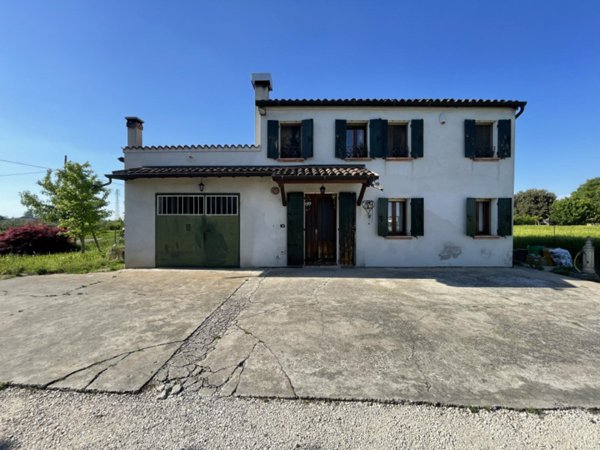 casa indipendente in vendita a Solesino