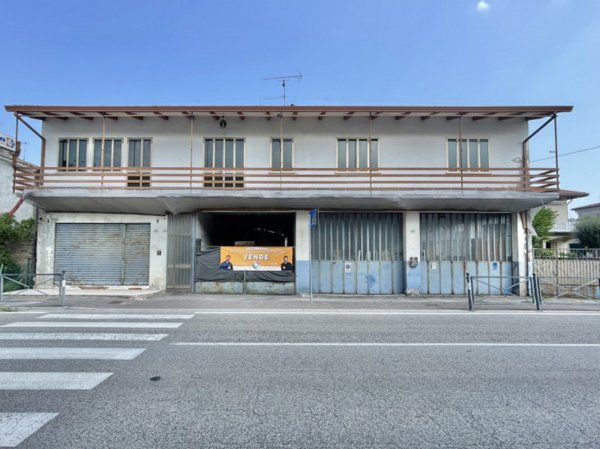 casa indipendente in vendita a Solesino