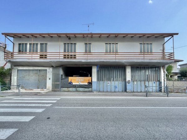 casa indipendente in vendita a Solesino