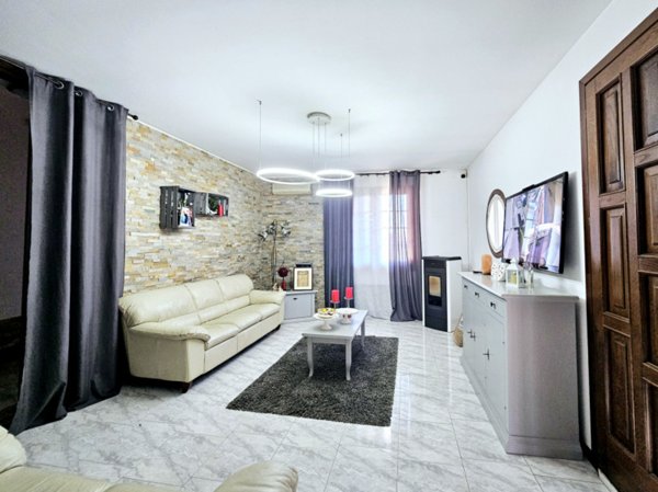 casa indipendente in vendita a Solesino