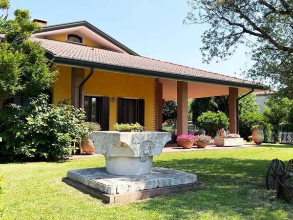 casa indipendente in vendita a Solesino