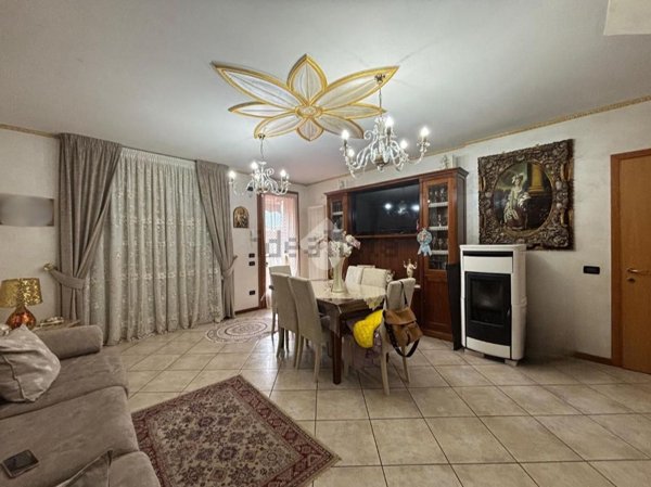 casa indipendente in vendita a Solesino