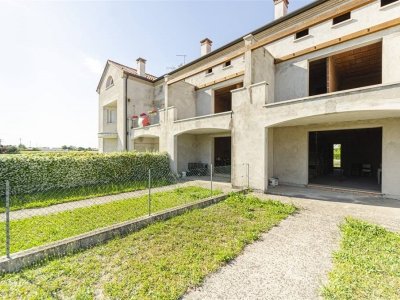 casa indipendente in vendita a Solesino