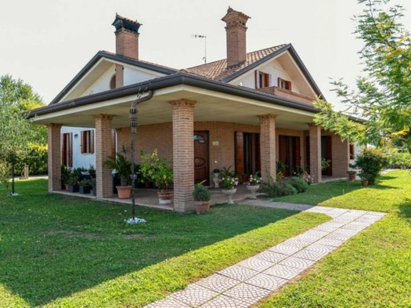 casa indipendente in vendita a Solesino