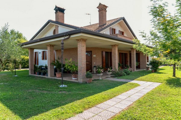 casa indipendente in vendita a Solesino
