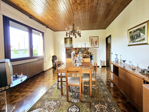 casa indipendente in vendita a Solesino