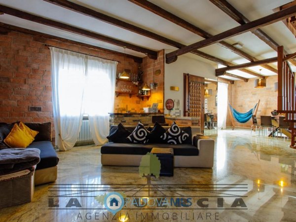 casa indipendente in vendita a Solesino