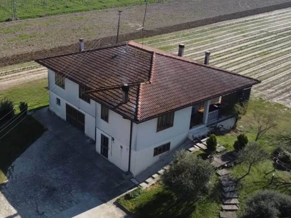 casa indipendente in vendita a Solesino