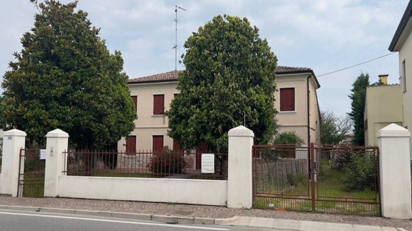 casa indipendente in vendita a Solesino