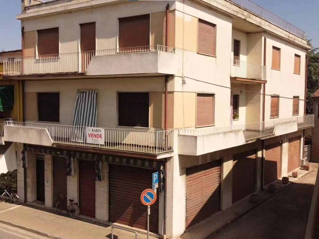 intera palazzina in vendita a Solesino