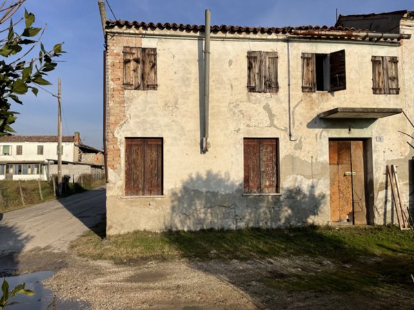 casa indipendente in vendita a Solesino