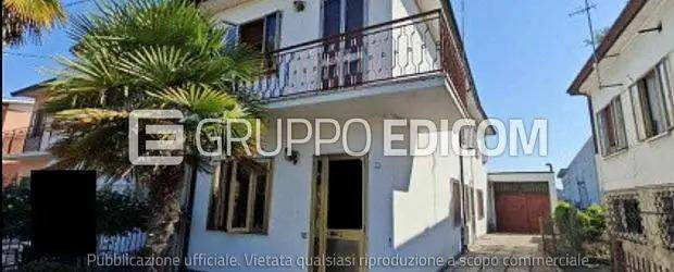 casa indipendente in vendita a Solesino