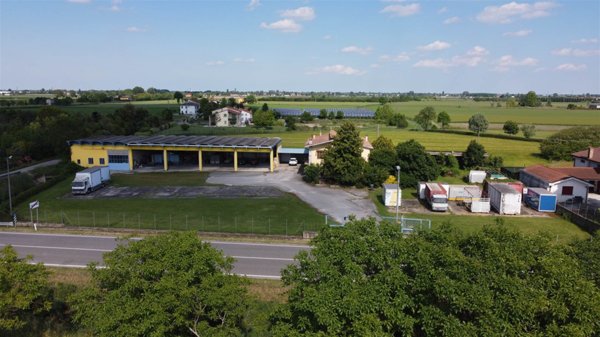 casa indipendente in vendita a Solesino