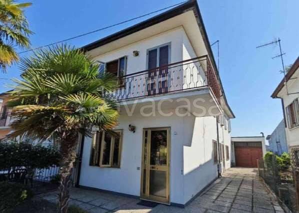 casa indipendente in vendita a Solesino