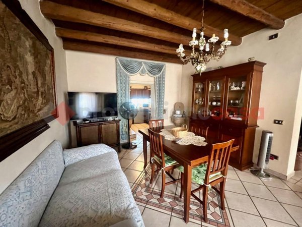 casa indipendente in vendita a Solesino