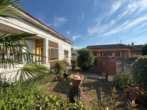 casa indipendente in vendita a Solesino