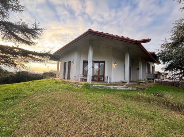 casa indipendente in vendita a Solesino