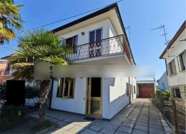 casa indipendente in vendita a Solesino