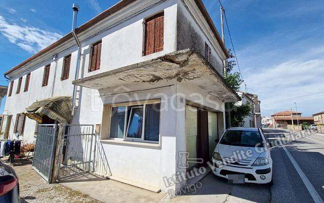 esavano in vendita a Solesino