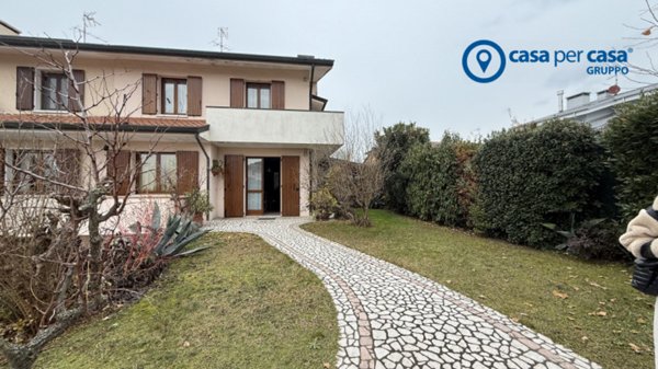 casa indipendente in vendita a Solesino