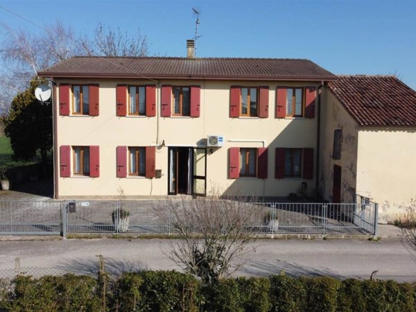 casa indipendente in vendita a Solesino