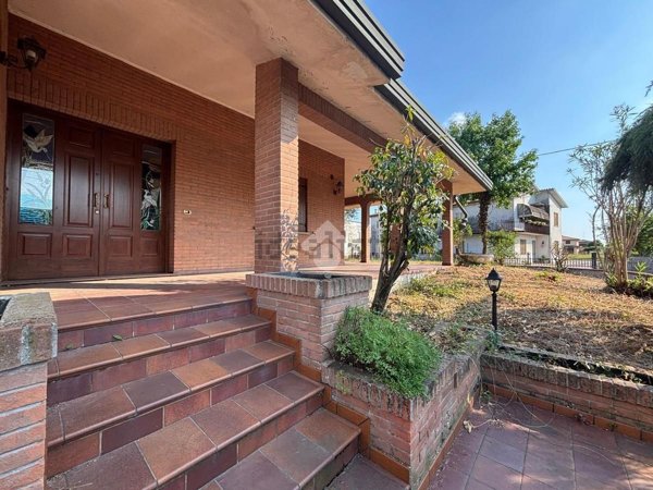 casa indipendente in vendita a Solesino