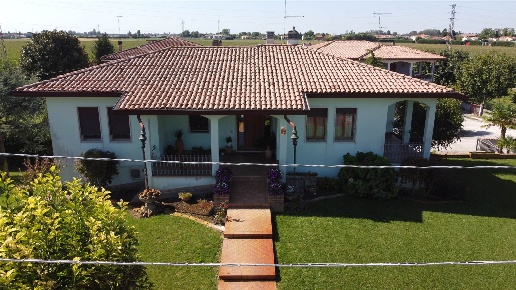 casa indipendente in vendita a Solesino