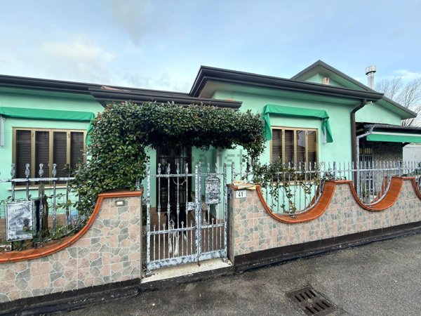 casa indipendente in vendita a Solesino