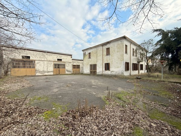 casa indipendente in vendita a Solesino