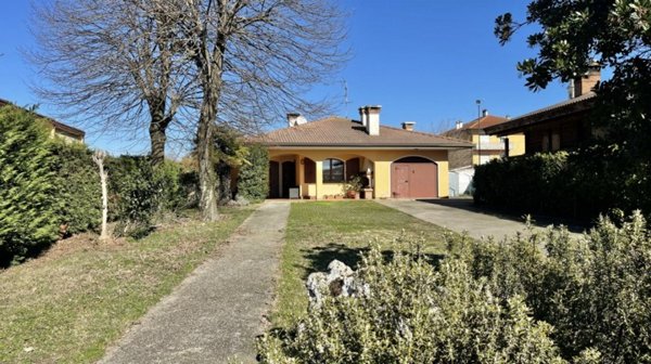 casa indipendente in vendita a Solesino