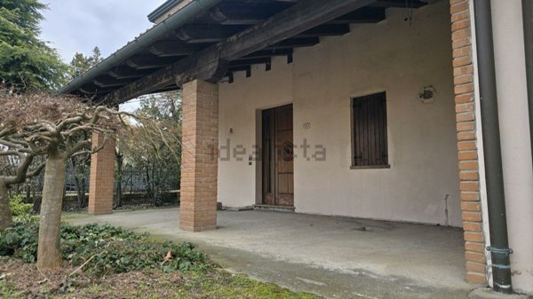 casa indipendente in vendita a Solesino