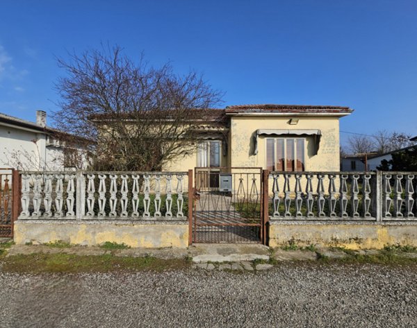 casa indipendente in vendita a Solesino