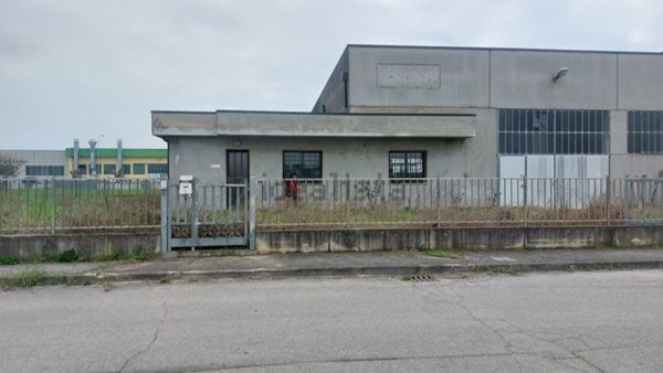 capannone in vendita a Solesino