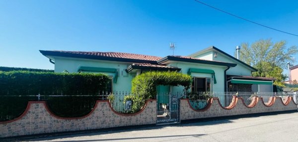 casa indipendente in vendita a Solesino