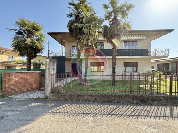 casa indipendente in vendita a Solesino in zona Arteselle