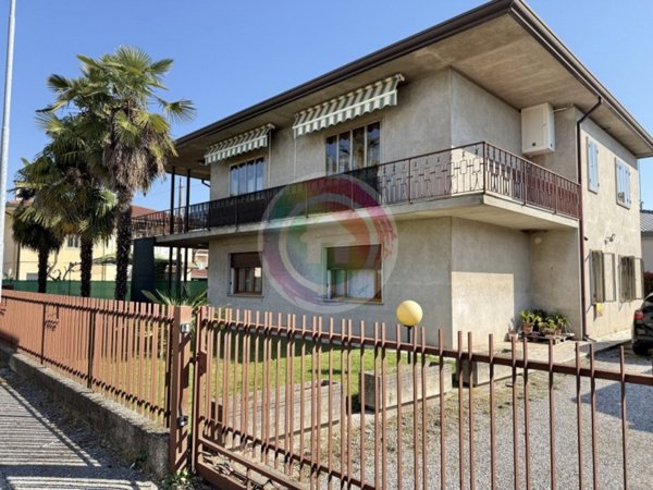 casa indipendente in vendita a Solesino in zona Arteselle