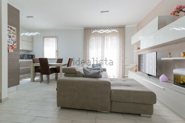 casa semindipendente in vendita a Solesino